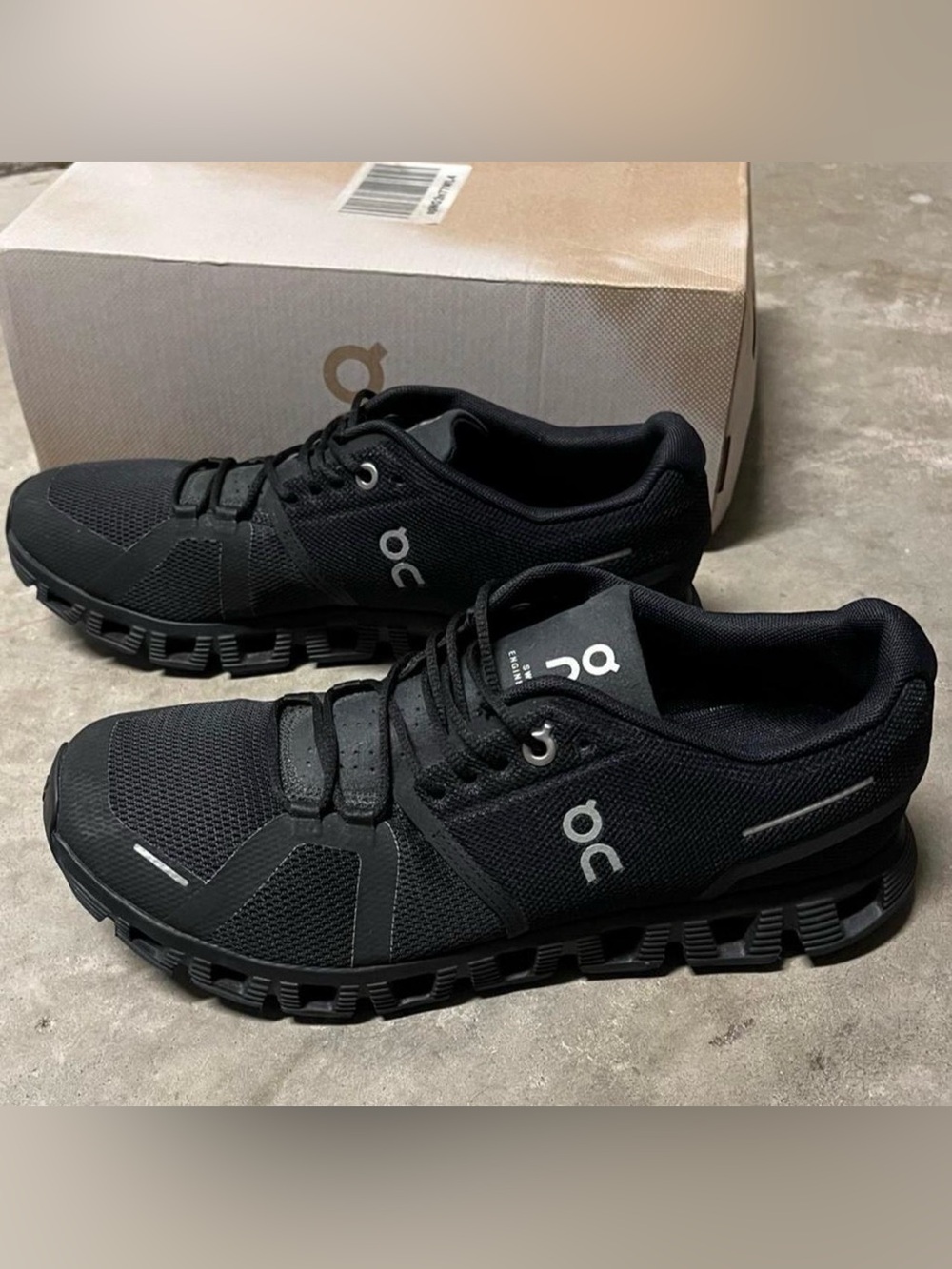 On Cloud 5 Swiss Engineering Athletic Running Shoes Women’s 8.5 W.Box (59.98905)